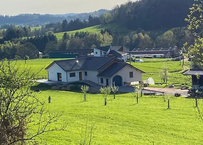 Charmant Gite, Au Calme, Avec Vue Imprenable Sur La Nature Environnante